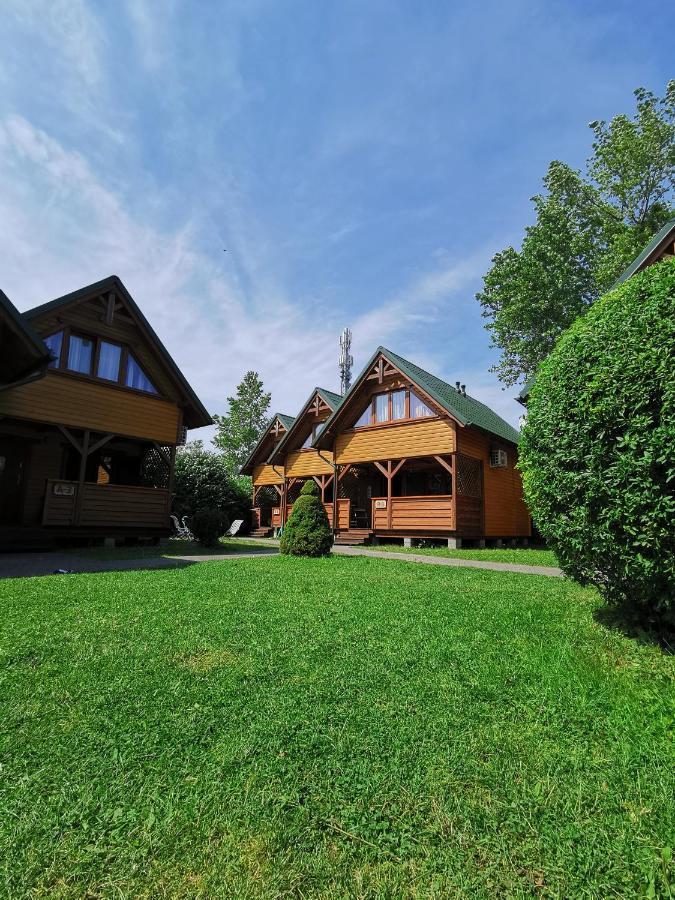 O.W. Sek Vila Karwia Exterior foto