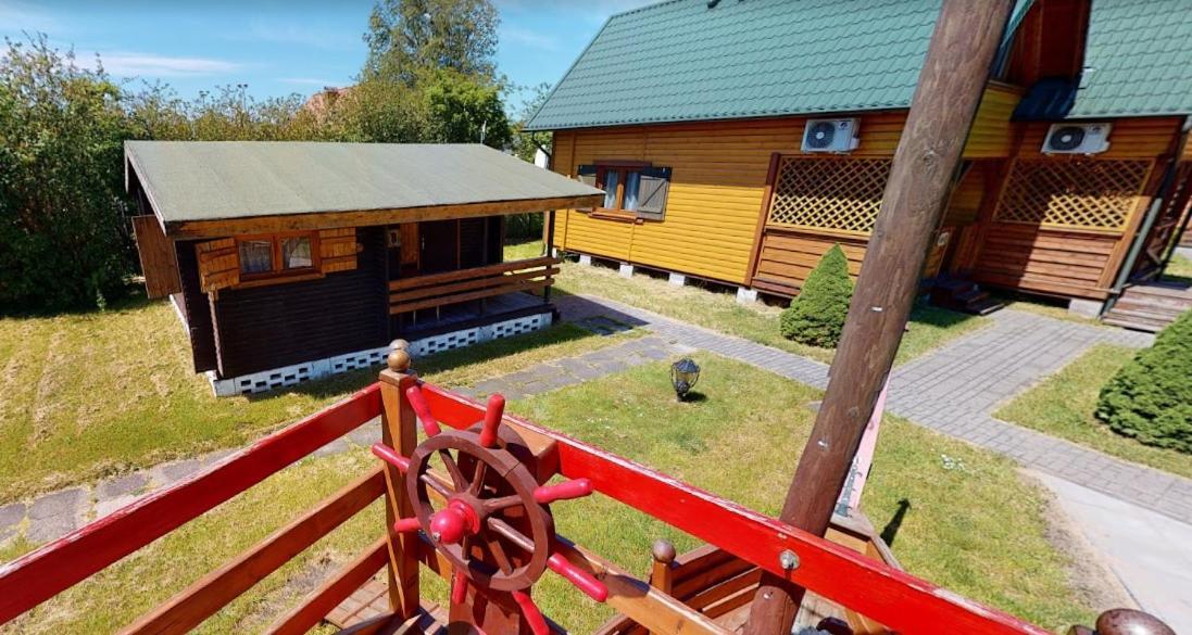 O.W. Sek Vila Karwia Exterior foto