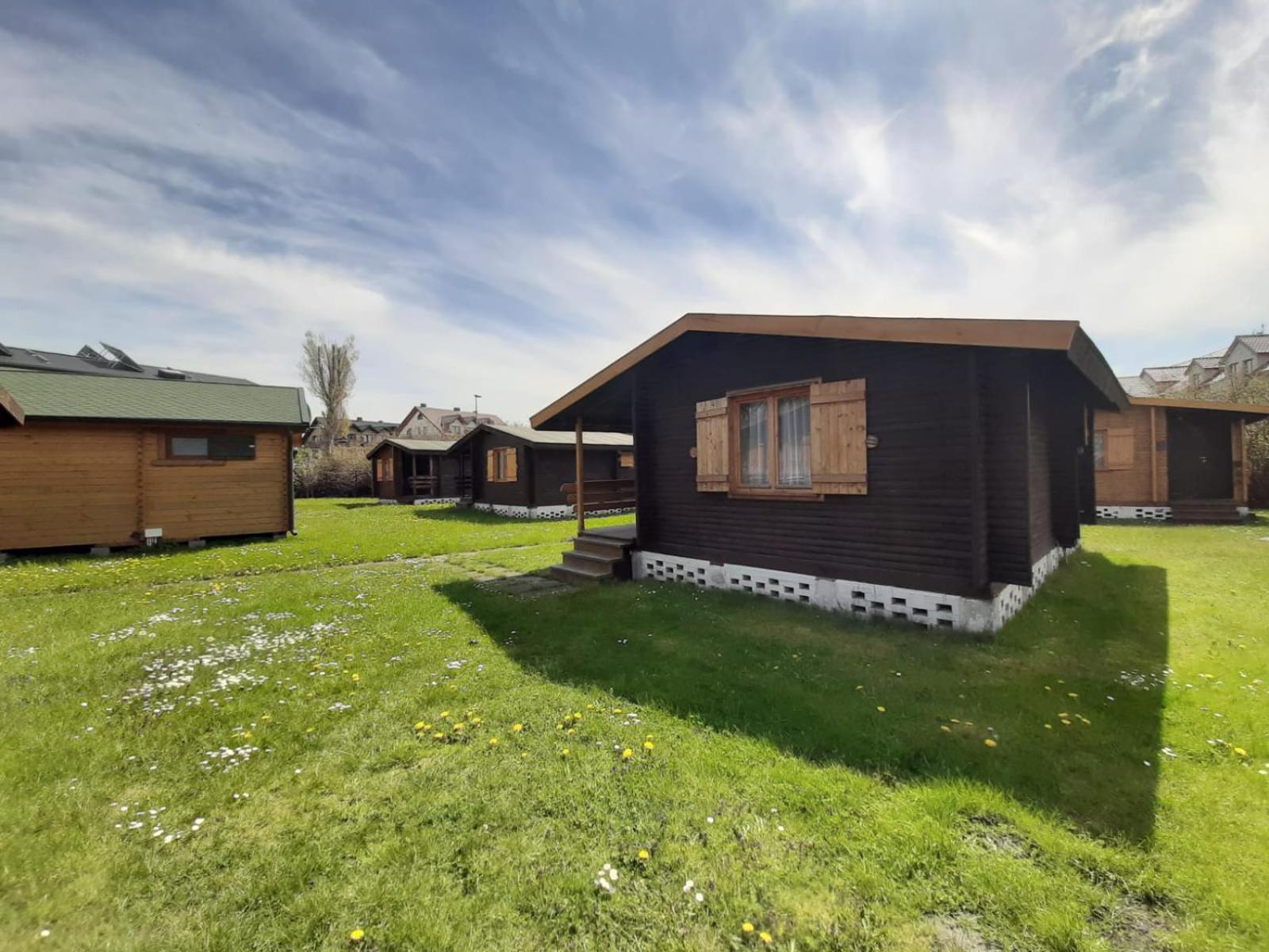 O.W. Sek Vila Karwia Exterior foto